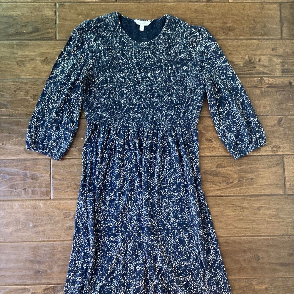 Garnet Hill Dress Women’s Medium Dotted Smocked Midi Dress Navy Organic Cotton - Picture 2 of 10
